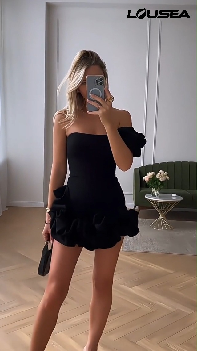 Amazon.com: LOUSEA Women's Ruffle Dress Black Strapless Ruffle Dress  Strapless Bodycon Homecoming Dress with Ruffles Layer Ruffle Hem Cocktail  Dress for Women Low Cut Neck Dress Short (LS-A0265-black,S) : Clothing,  Shoes &