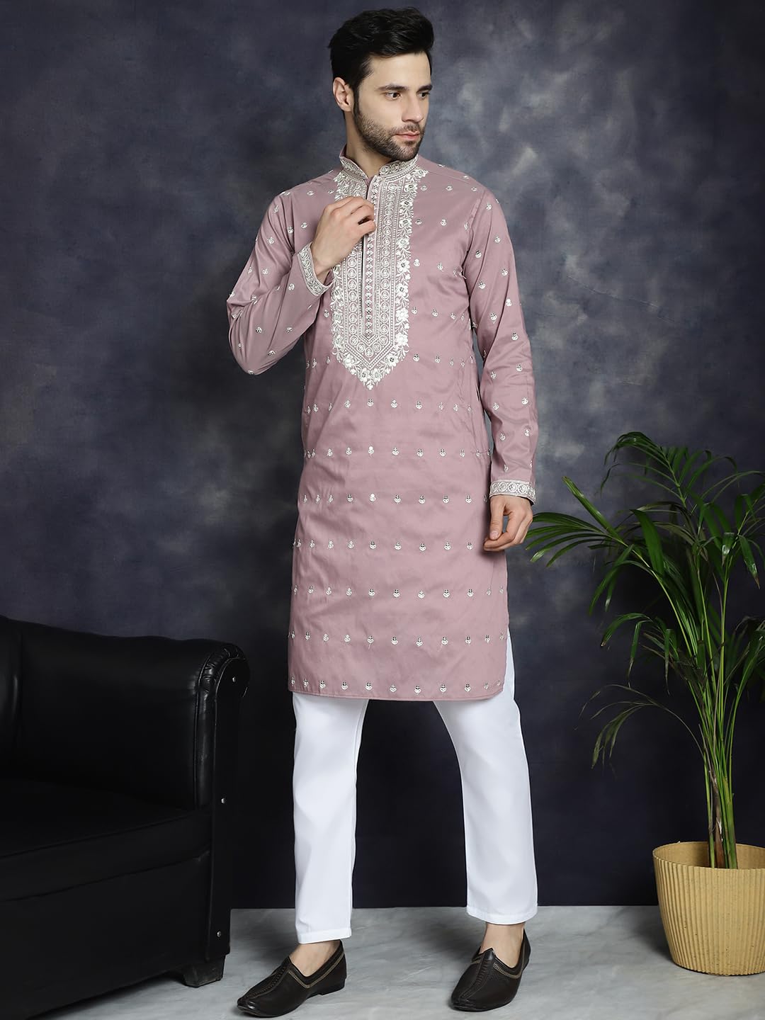 Jompers Men's Magenta Chikankari Embroidered Kurta Pyjama Set. (Magenta, L)
