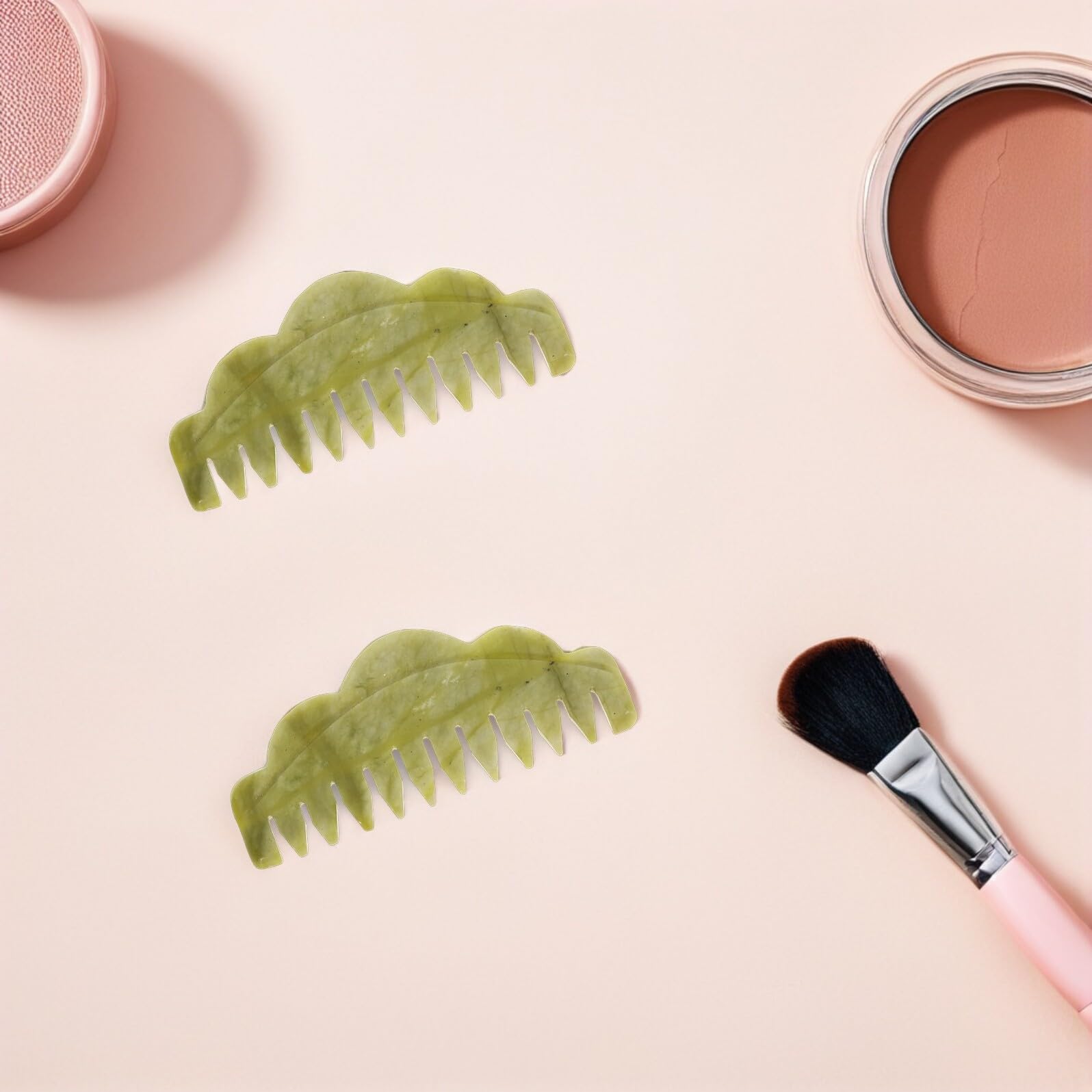 4 Stück Jade Kopfhaut Haarmassagegerät mit Kühlem Jade Material der Nährstoffaufnahme Elegantes und Kompaktes Design für Entspannende Pflege zu Hause