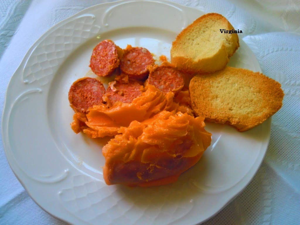 CHORIZO FRITO EN MANTECA 0,5 kg. "Disfruta del auténtico sabor de la serranía de Ronda con nuestro Chorizo Frito en Manteca"