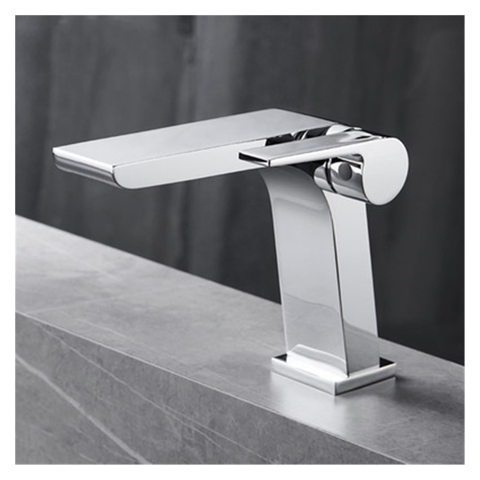 Robinet de lavabo cascade en chrome pour créer une ambiance spa de salle de bain moderne