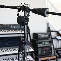 Vista 5 de Ultimate Support MC-125 Studio Series - Soporte profesional para micrófono con ruedas giratorias estilo Rollerblade