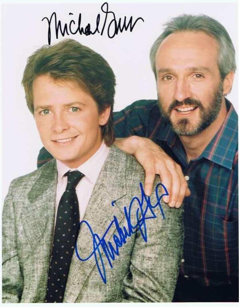 Amazon 直筆サイン ファミリータイズ Family Ties 19 19 マイケル ｊ フォックス As アレックス ｐ キートン Michael J Fox As Alex P Keaton マイケル グロス As スティーブン キートン Michael Gross As Steven Keaton 豪華２名