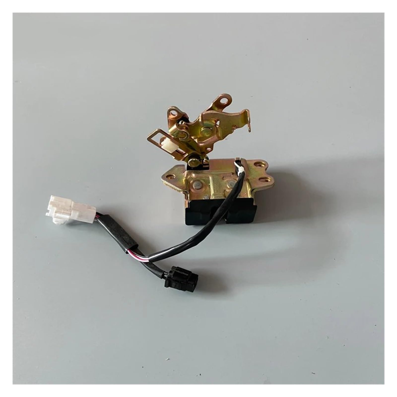 Cgbwmb One Color For Toyota For Corolla E12 E13 For Probox 2003 2004 2005 2006 2007 2008 Tailgate Lock Trunk Latch 69350-13320 10152-83000 Trunk Boot Lock