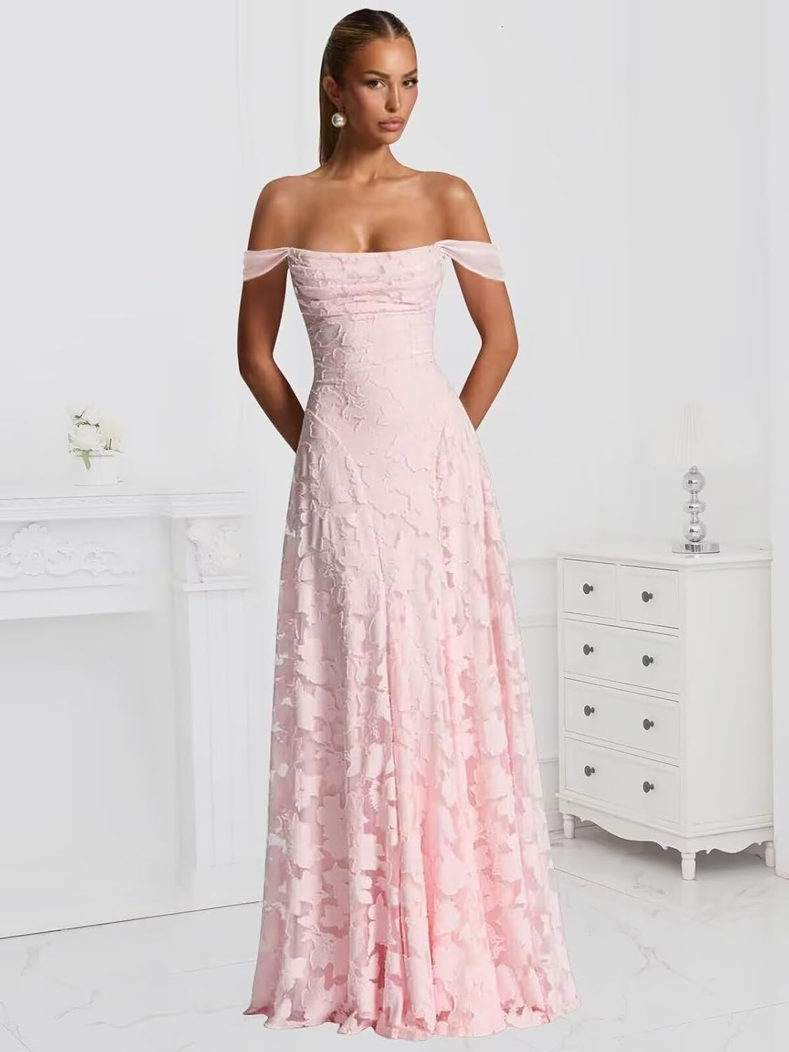 Off The Shoulder Bridesmaid Dresses Plus Size for Women A Line Long Dusty Purple Floral Chiffon Prom Dresses Cowl Neck Off The Shoulder Formal Evening Gowns US Size 26W