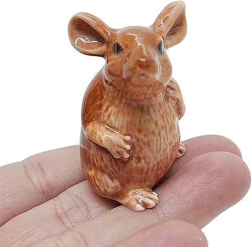 Pequeña figura de ratón marrón de 1 pulgadas de alto sentado y mirando a la derecha, hecha a mano, hecha a mano, de cerámica, rata, roedor,