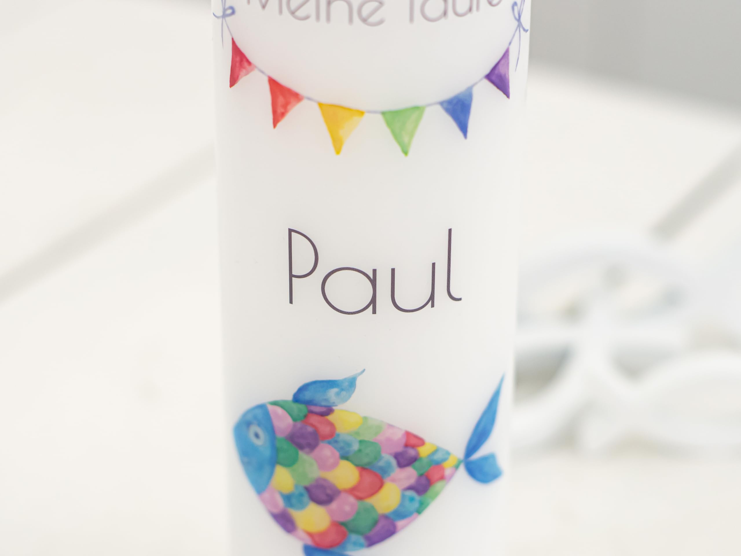 Taufkerze mit Designdruck Fisch personalisiert mit Name und Datum, individuell für Junge und Mädchen