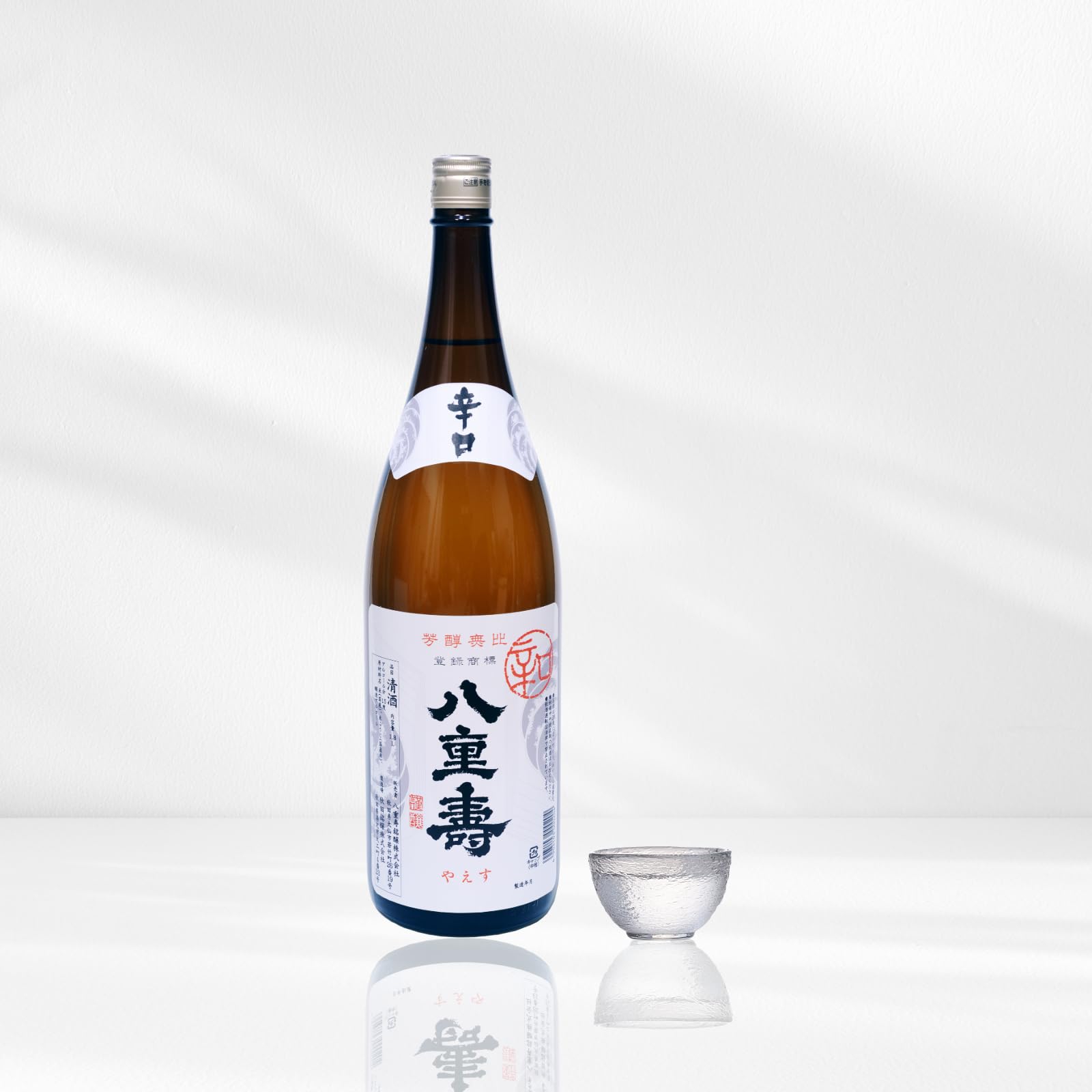 Amazon.co.jp: 八重寿 粋撰辛口 瓶 1800ml : 食品・飲料・お酒