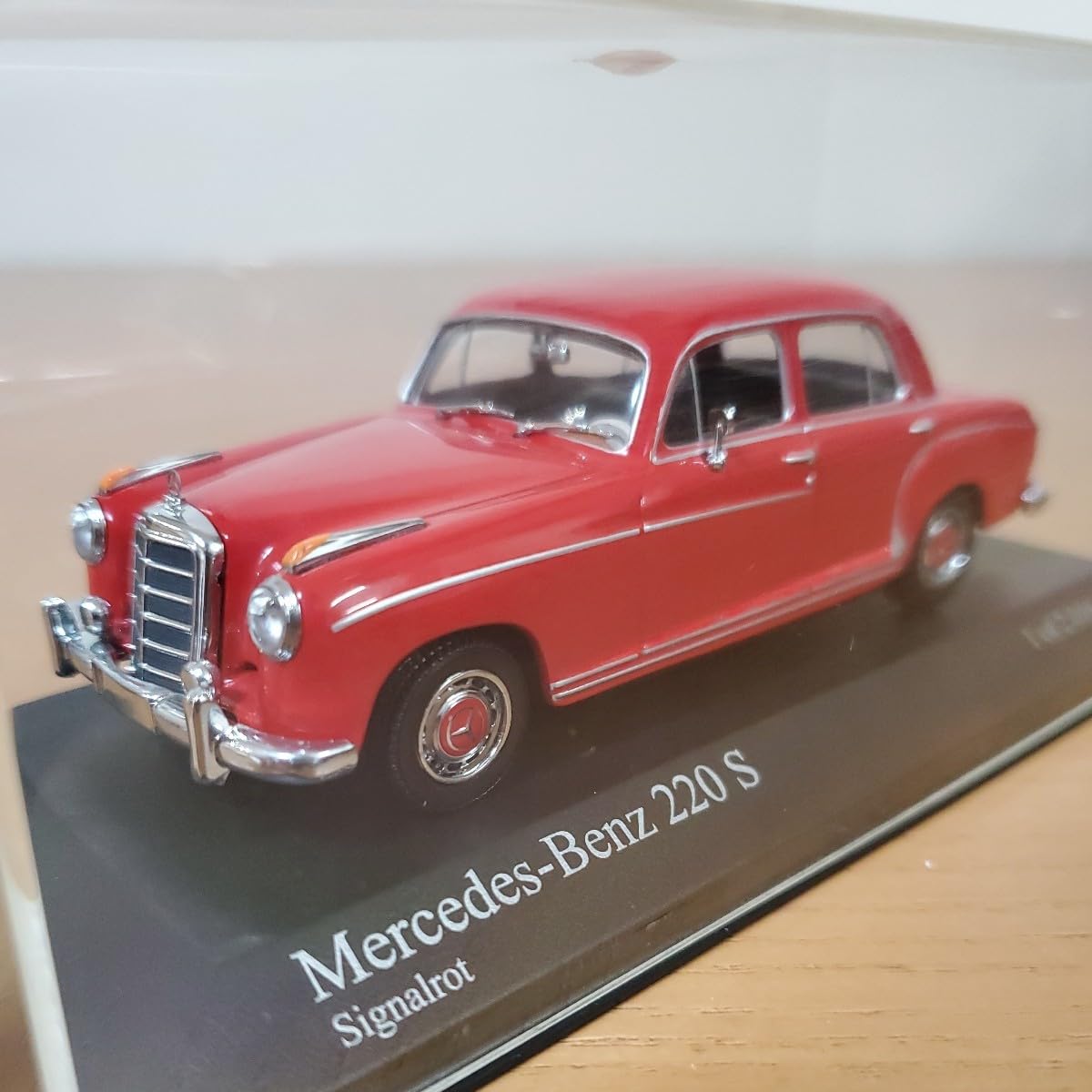ミニチャンプス メルセデスベンツ 220 S クラシックコレクション ミニチャンプス メルセデスベンツ 220 S クラシックコレクション