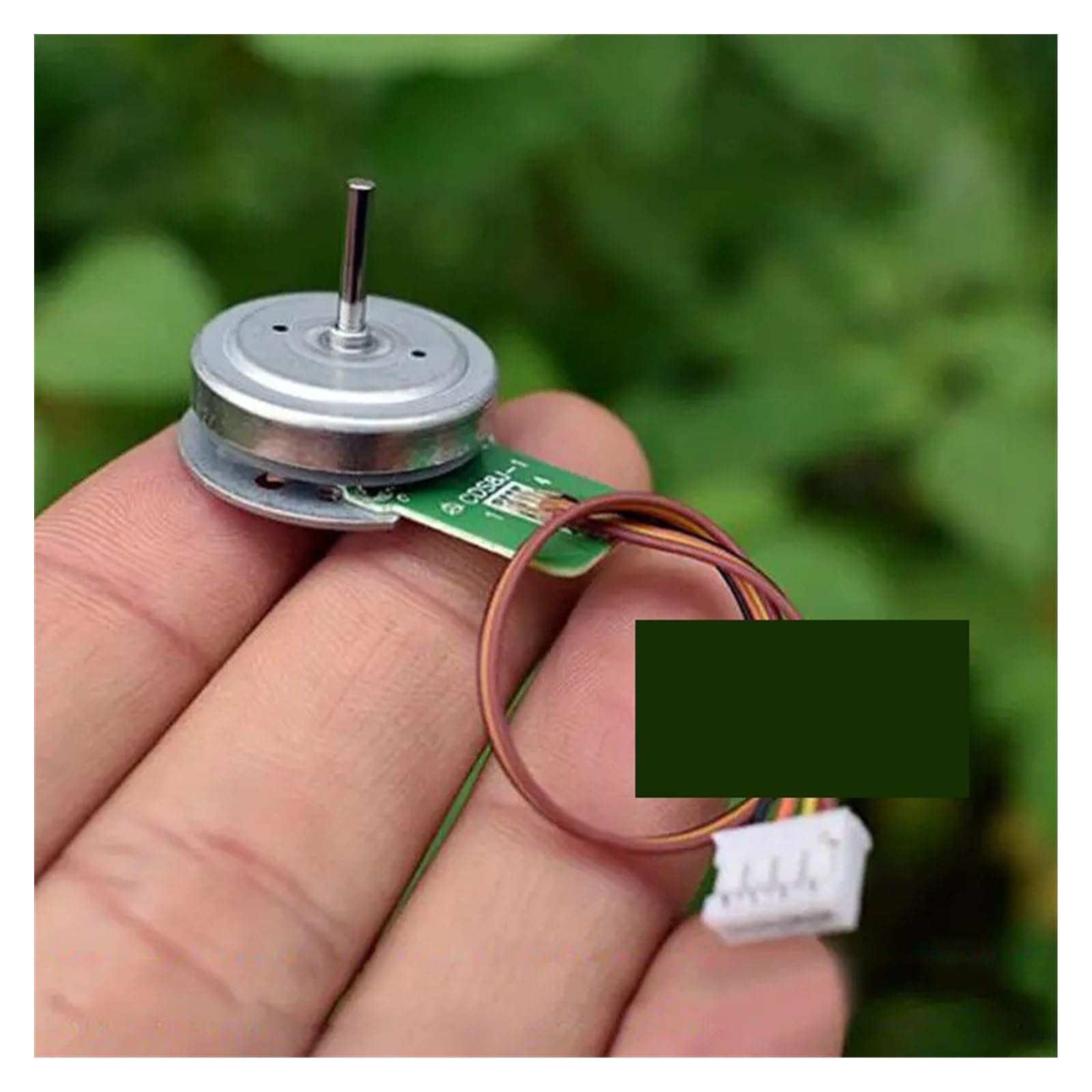 Démarreur électrique triphasé compact pour surmonter le manque d'espace