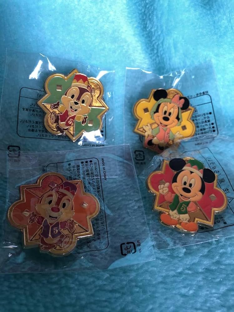 ディズニーストア25周年 ミッキー＆フレンズ ピンバッジセット 公式