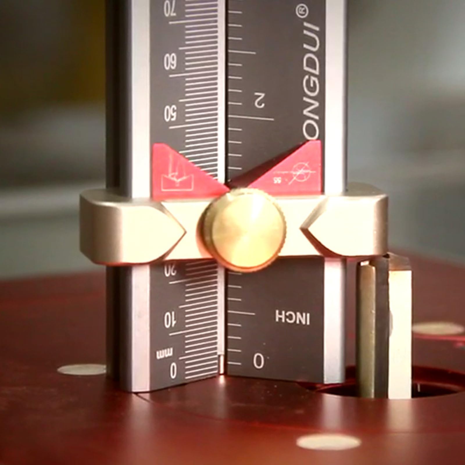 Outil de menuisier multifonctionnel en aluminium Outil de mesure de précision pour le positionnement précis et la mesure des angles de perçage professionnel