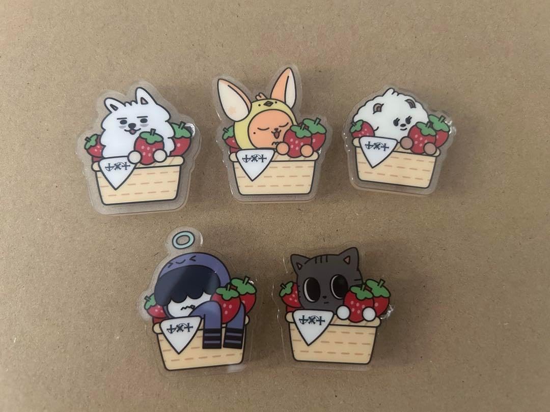 トムヒドルストン直筆サインA3サイズ 直筆サイン】トムヒドルストン