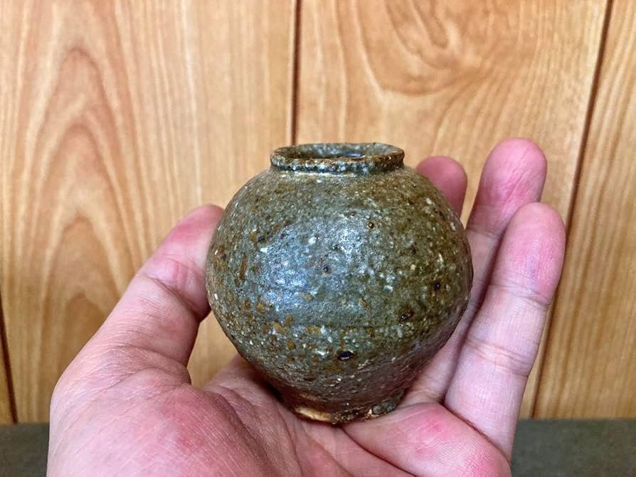 鈴木美雲 小壺 花入一輪挿し インテリアにも(検索 灰釉焼き締め粉引李朝 Amazon.co.jp: 鈴木美雲 小壺 花入一輪挿し インテリアにも 灰釉