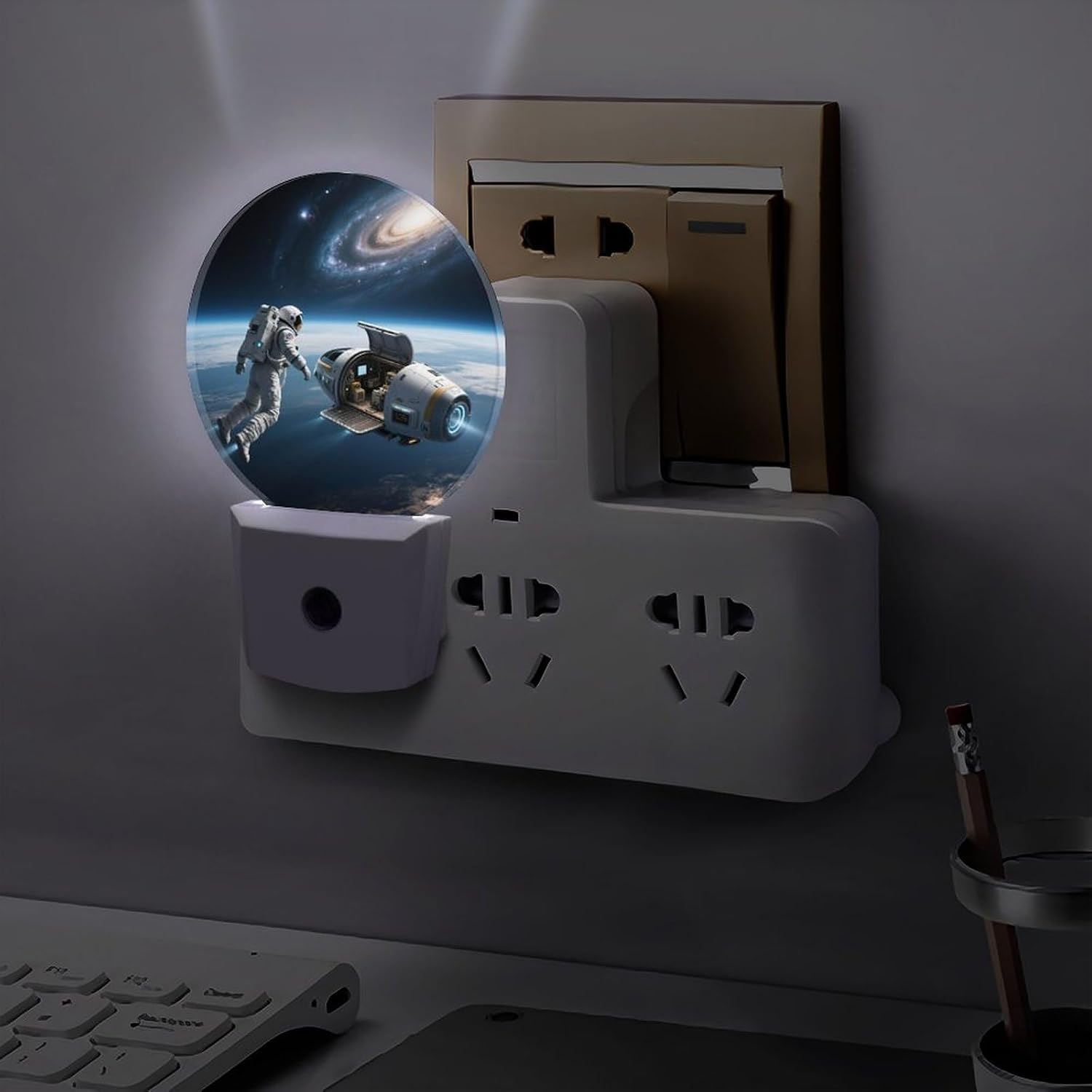 Spaceman Flying LED Night Light Plug-In Wall Nightlight, Decor 11.2x5x7.5cm image 5
