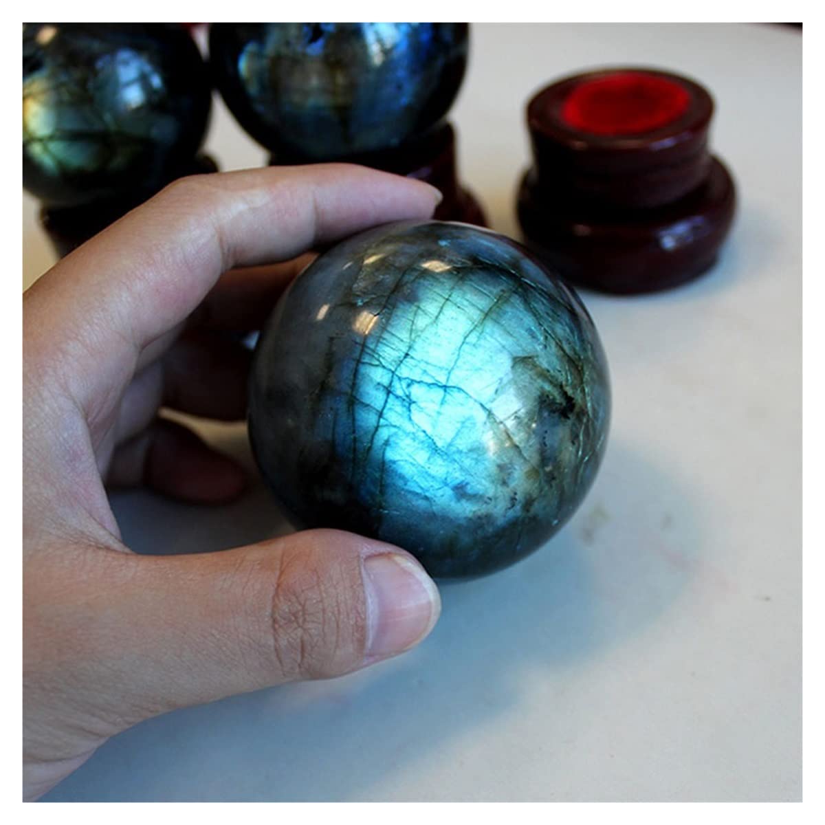 Pierre de cristal en boule naturelle polie 45mm, objet de décoration minérale
