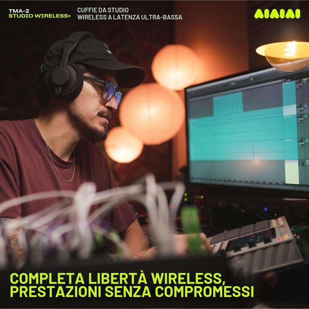 AIAIAI TMA-2 Studio Wireless+ cuffie professionali con audio wireless non compresso a latenza ultra bassa, cuscinetti over-ear in memory foam, Bluetooth integrato e cavo spiralato rimovibile