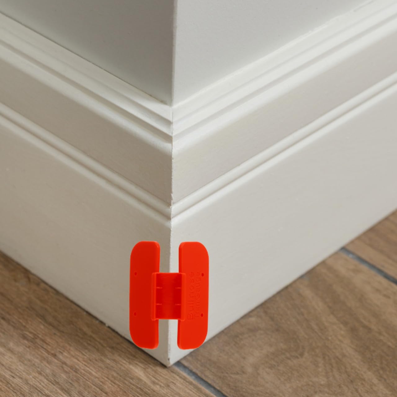 TEHAUX Bullnose Trim Gauge Portable Woodworking Marking Tool for Floor Installation Flush Trim and Corner Layout with Comfortable Grip and Durable Material