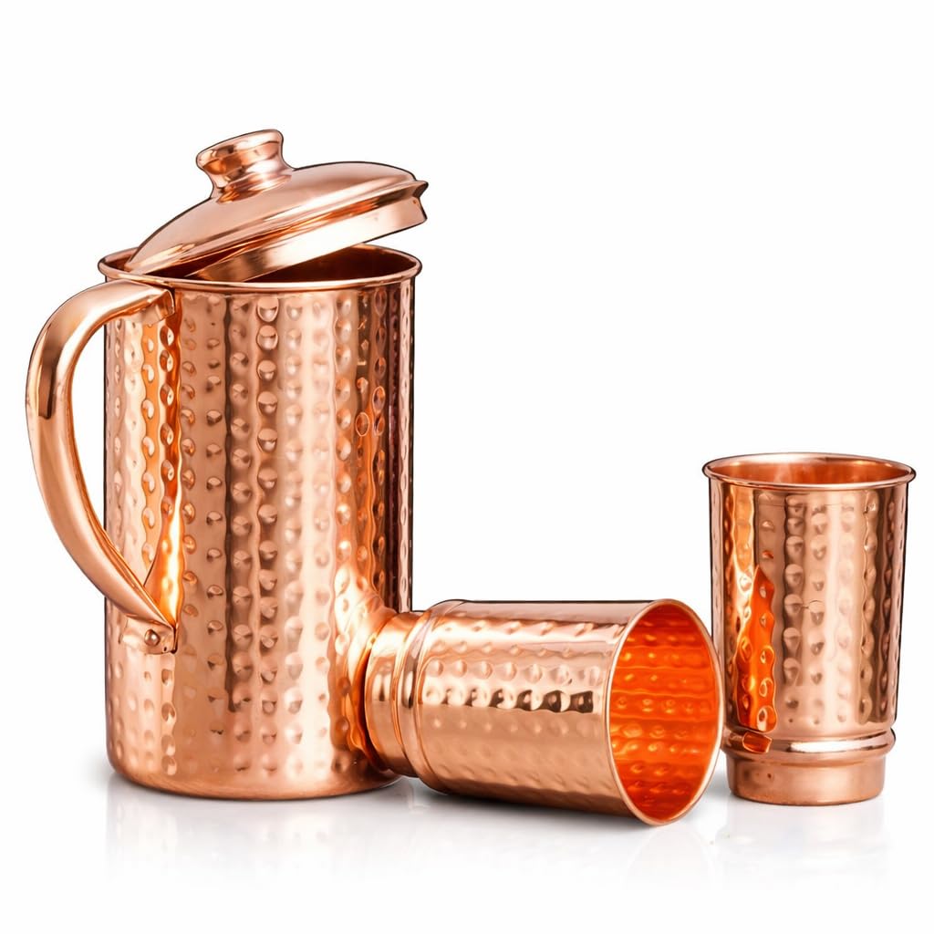 Brocca d'acqua in puro rame, brocca in rame con coperchio per acqua potabile, tradizionale ayurvedico Tamra Jal per acqua potabile, capacità 1,5 l, brocca in rame martellato + 2 tazze)
