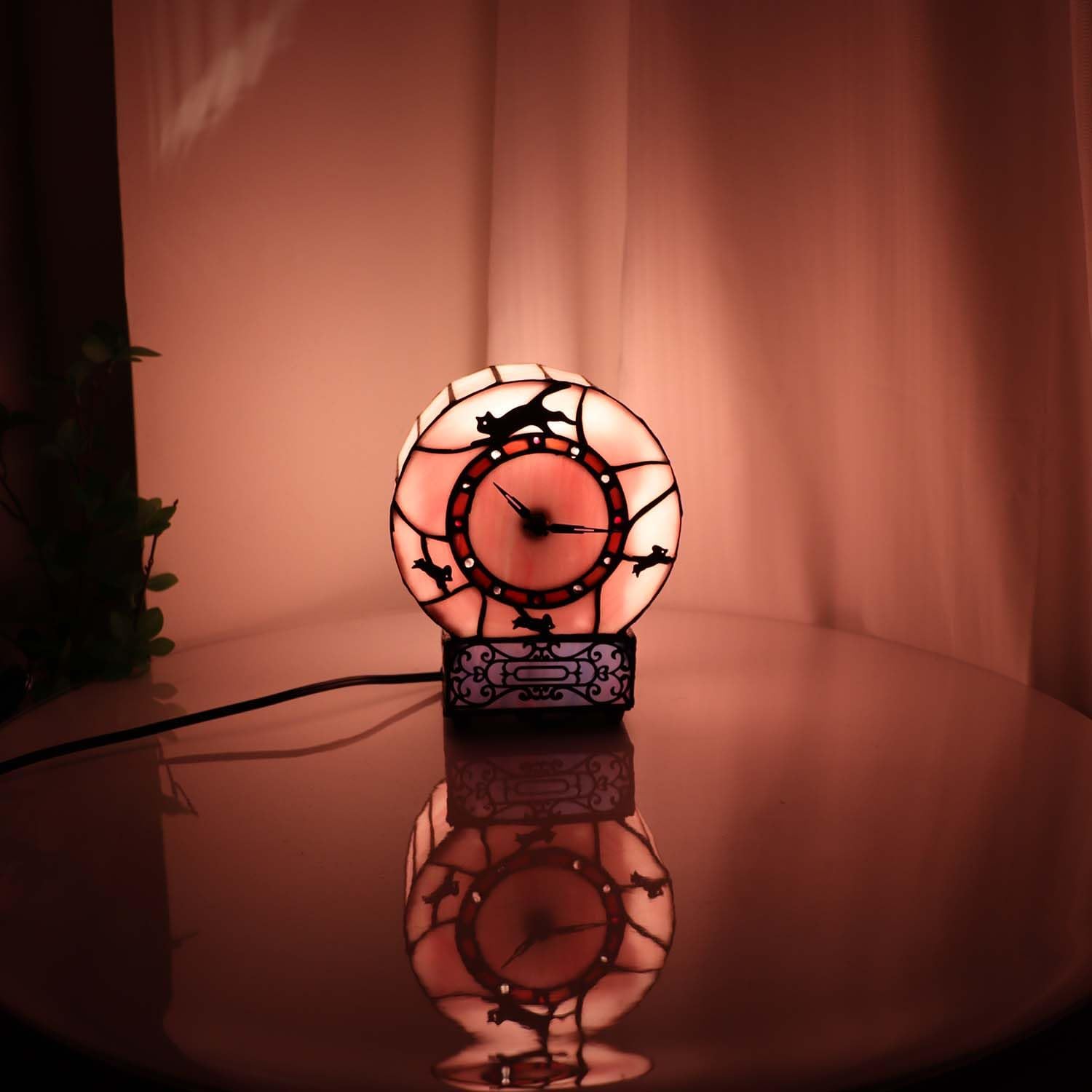 Bieye L30911 Lampa akcentująca w kształcie kotka i myszki Tiffany z funkcją zegara, dekoracja biurka