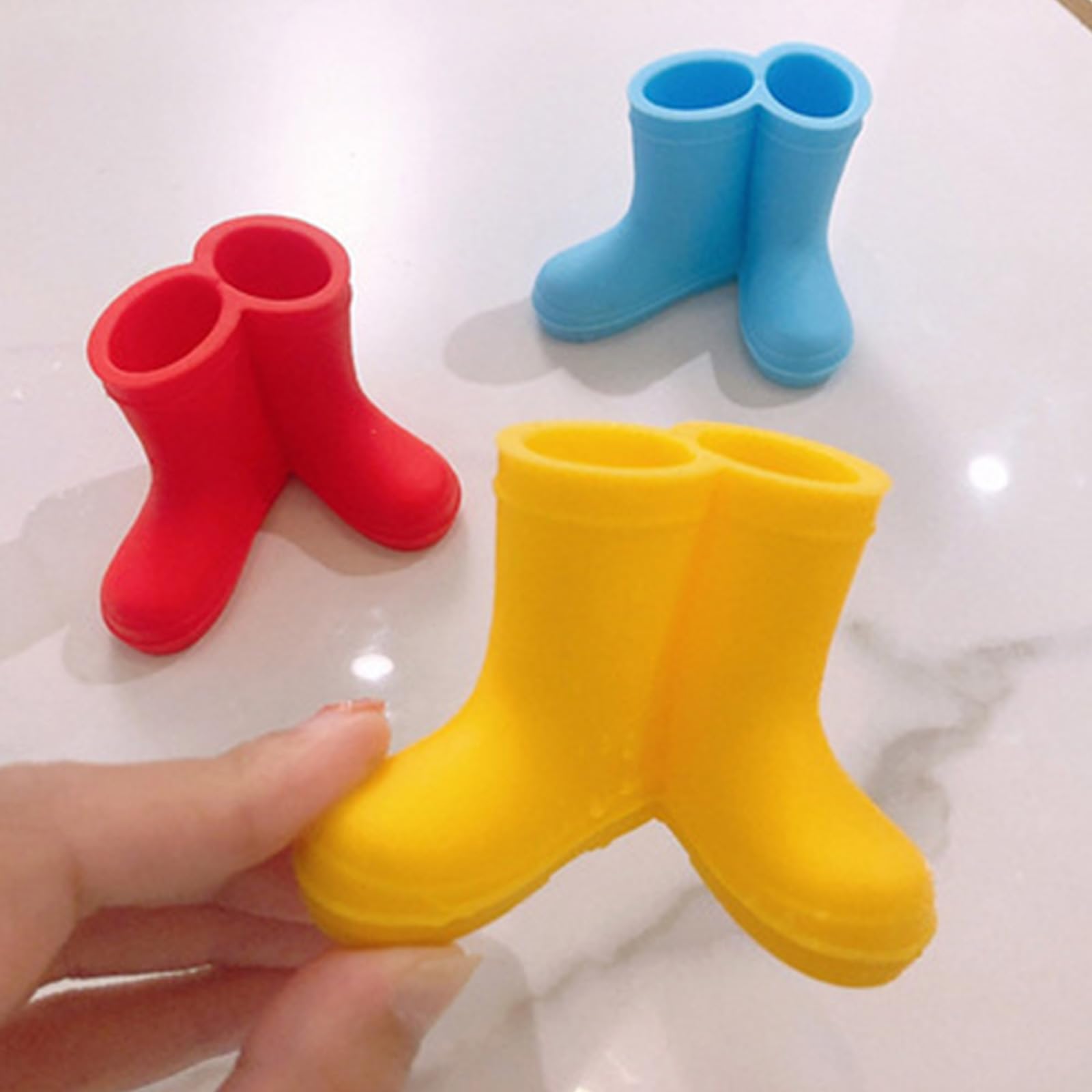3 Stivaletti Portaspazzolino In Silicone Per Bambini: Simpatici, Colorati E Perfetti Per Incoraggiare L'Igiene Dentale! (Giallo/Rosso/Blu)