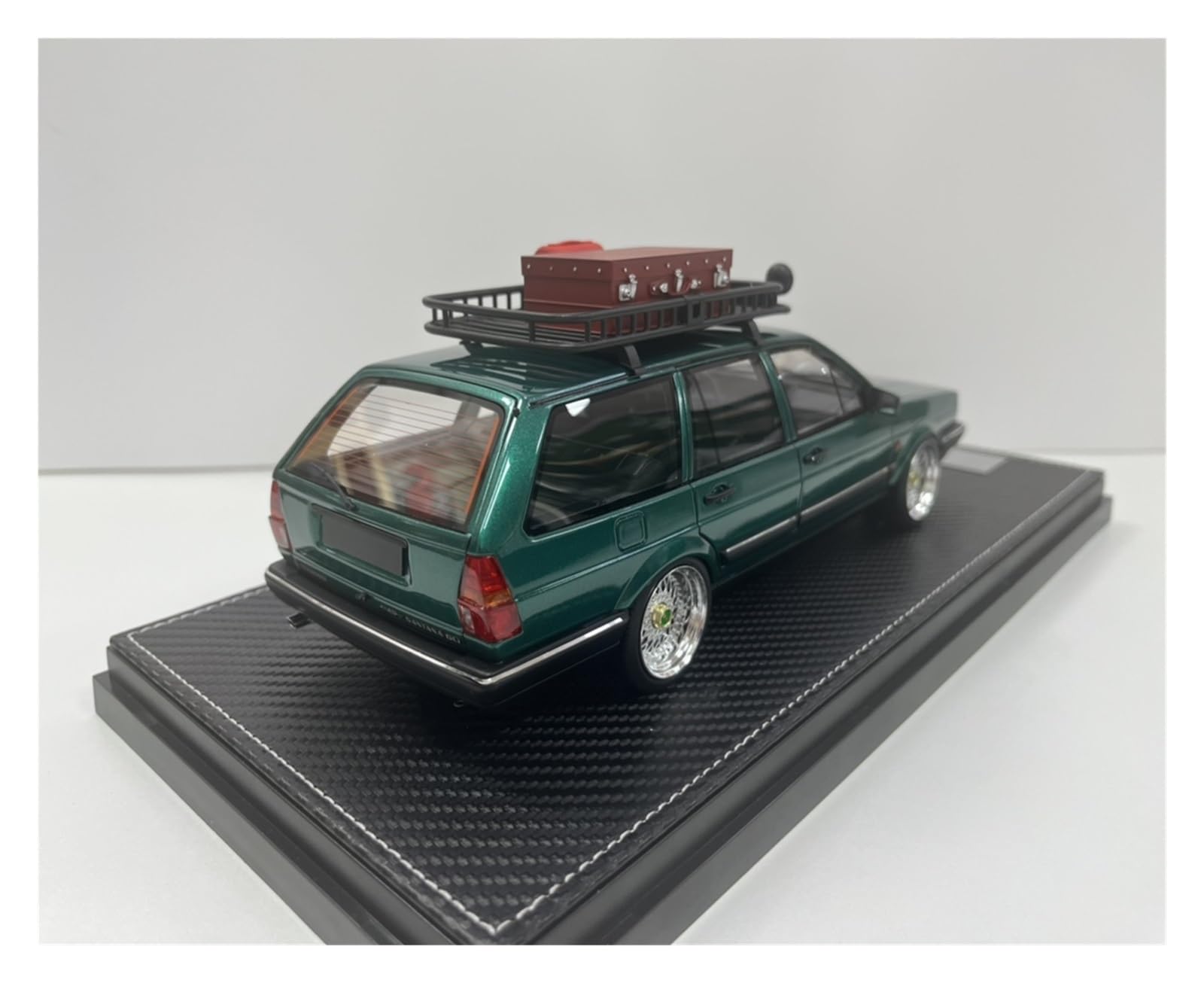 Metallo Scala Replica 1 18 Per Volkswagen Santana Touring Con Telaio Del Tetto Modello Di Auto In Resina Veicolo Da Collezione Souvenir