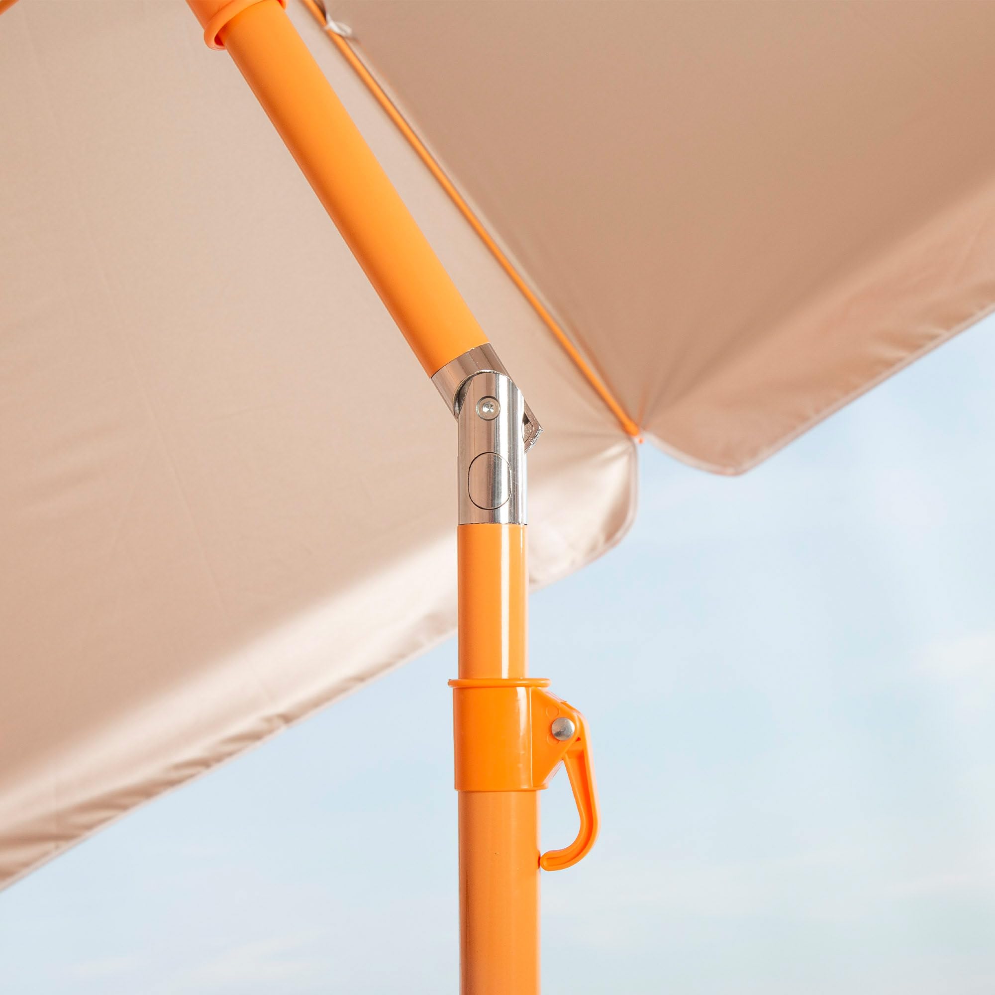 AKTIVE BEACH Ombrellone da spiaggia inclinabile D220 cm, Arancione, con protezione UV50, 8 aste, Materiale oxford, con ventilazione, per esterno (62483)