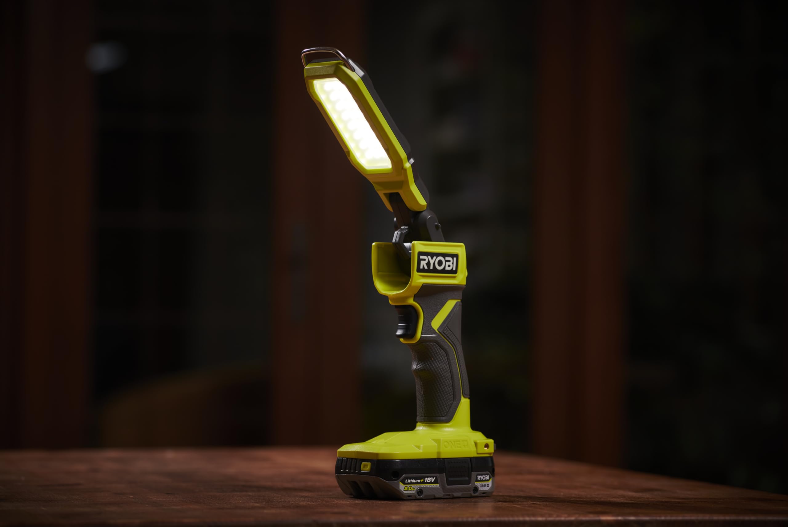 RYOBI RSL18-0 18V ONE+ Bezprzewodowe światło LED Stick (nagie narzędzie)