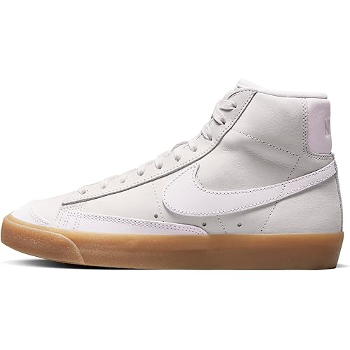 Nike Women's Sneaker, Medium