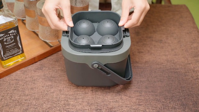 Molde para hacer bolas de hielo transparentes, 4 piezas 2.4" miniatura 7