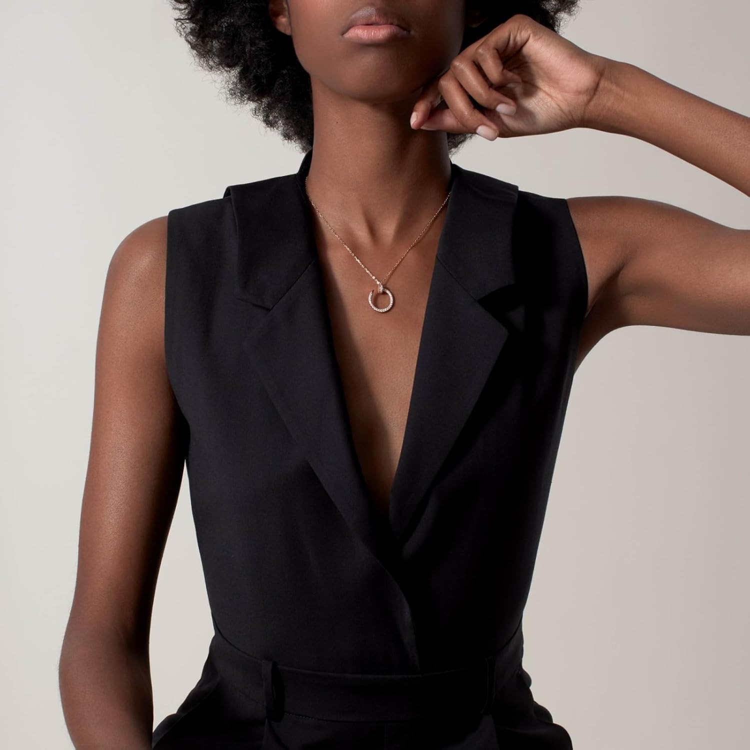 18K Gold Plated Couple Necklace, Elegant Stud Design, Fashionable Valentine's Day Jewelry Gift, Elegant Gold Nail Necklace For Women Father's body - Image 4