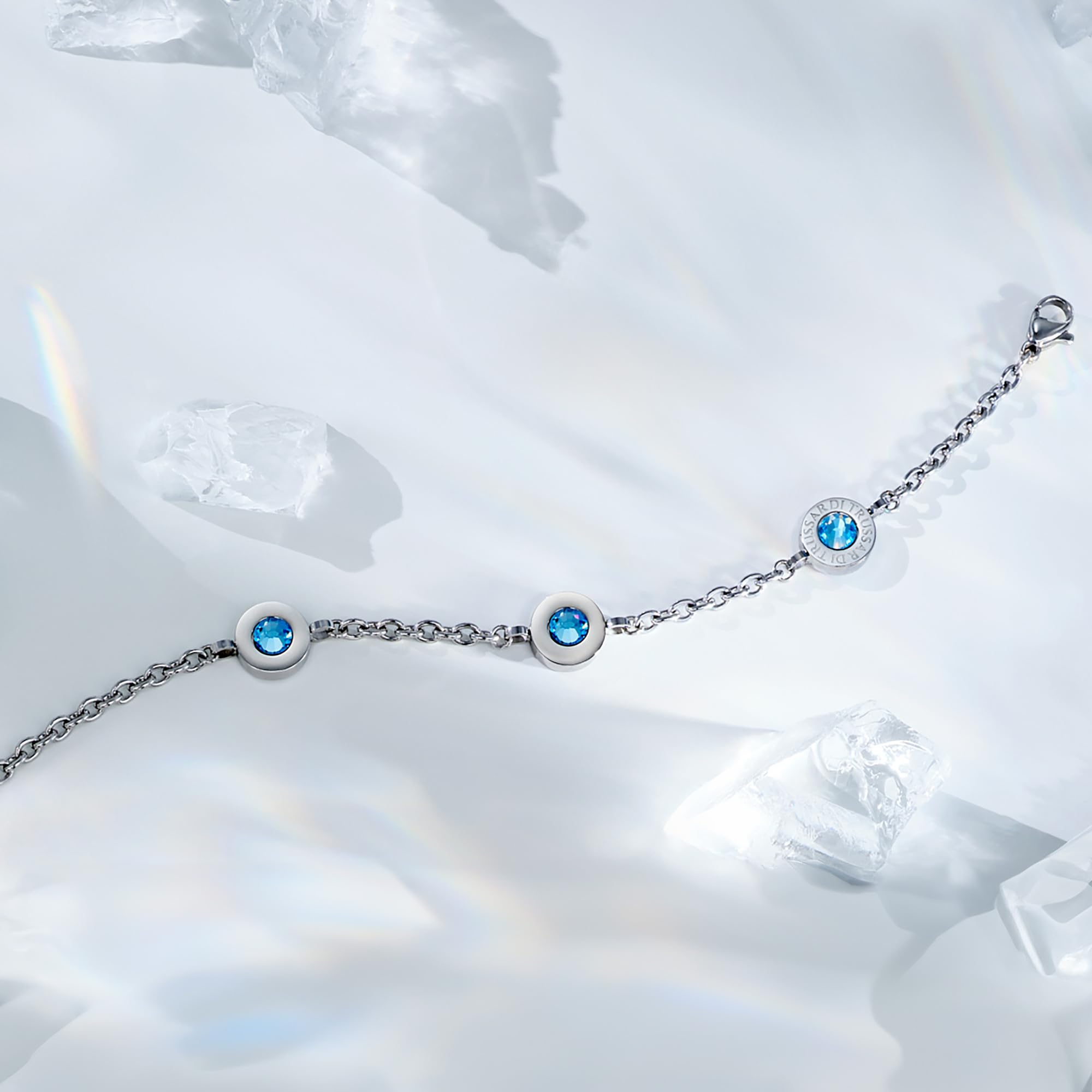 TRUSSARDI Bracciale Donna in Acciaio, Cristalli Azzurri, Collezione T-LOGO - TJAXC114