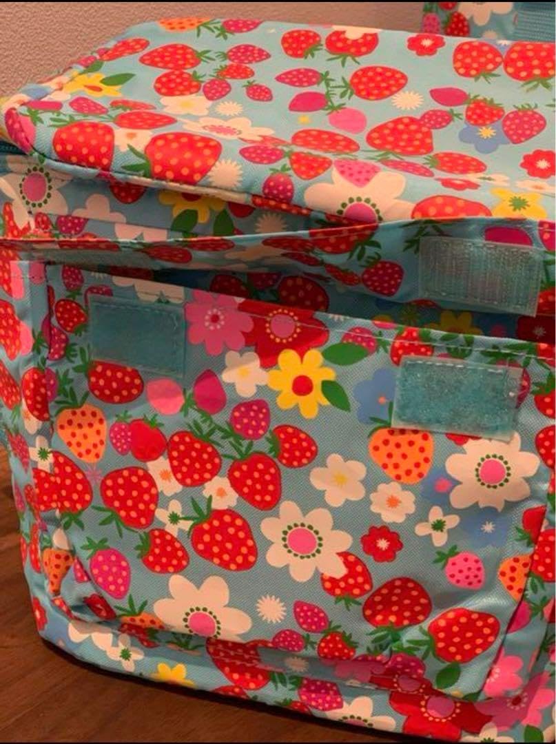 北欧雑貨カラフルいちご柄保冷バッグ水色BBQピクニックアウトドア輸入雑貨イチゴ小