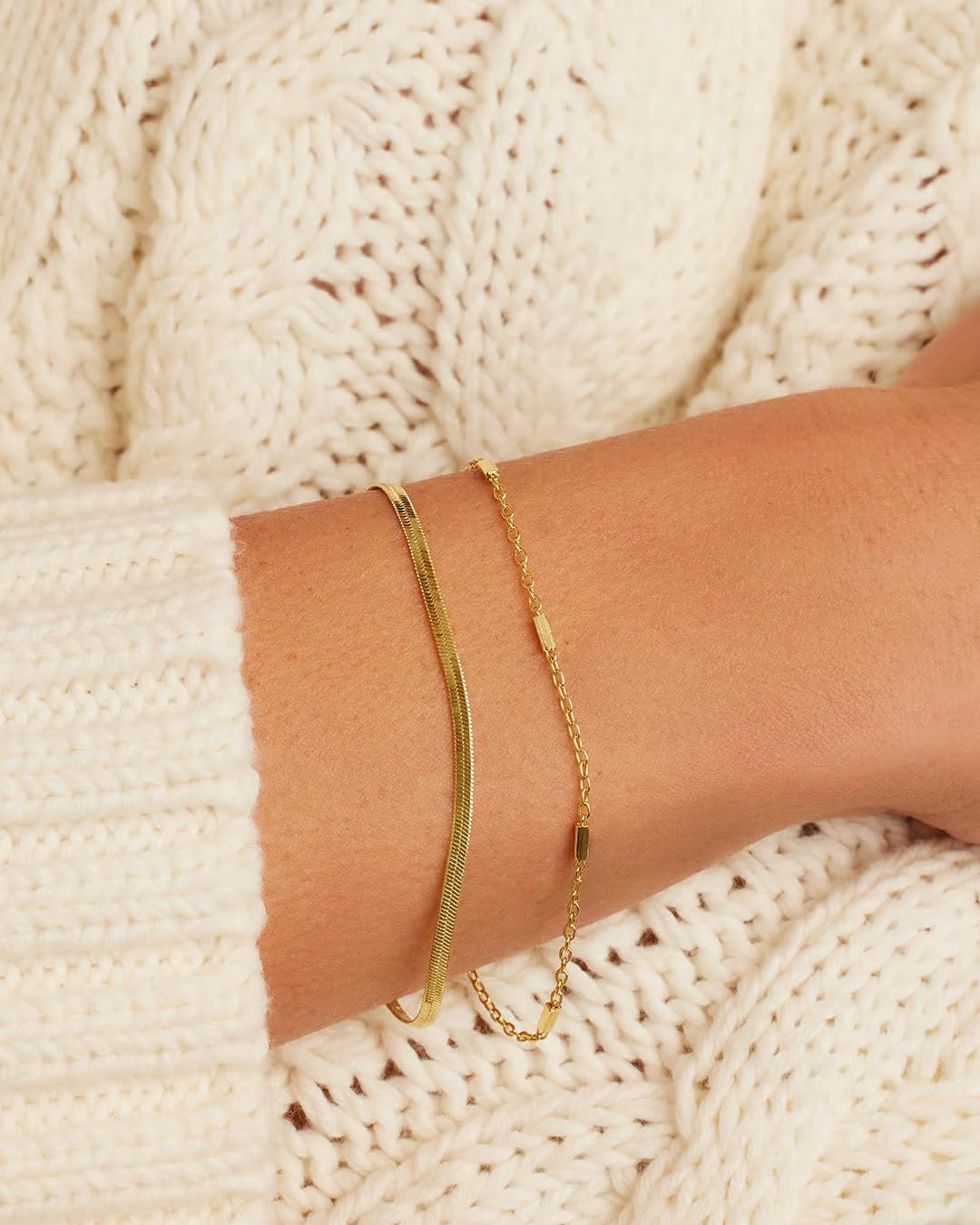 gorjana - Tatum Bracelet - 18K Gold Plated - Dainty Chain with Delicate Bar Accents - Minimalist Layering Jewelry - Secure Hinge Closure