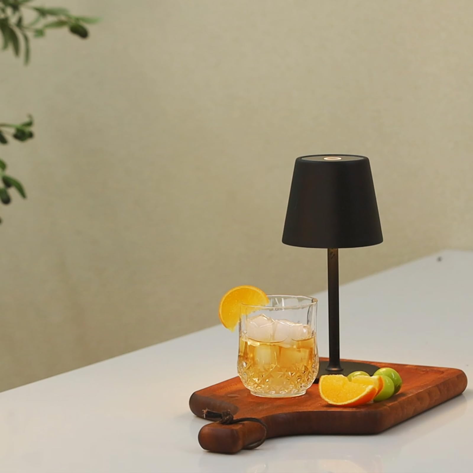 DEELUX Lampada da Tavolo Senza Fili Touch Dimmerabile Ricaricabile Luce Notturna Lampada da Comodino USB-C IP44 3 colori 4000mah Metallo Adatto per interni ed esterni nero 1 pezzi