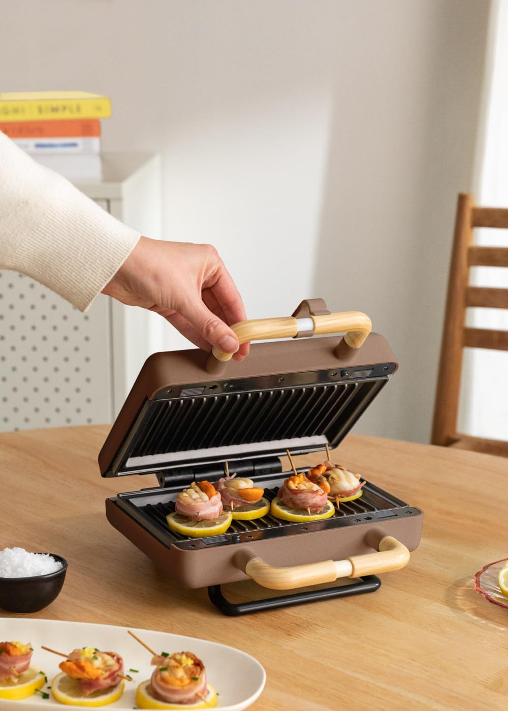 CREATE/STONE STUDIO/Tostiera per panini, grill e waffle moka / 3 piastre intercambiabili: Grill, waffle e panini, antiaderente, apertura 100º, spegnimento automatico, retro, 800W