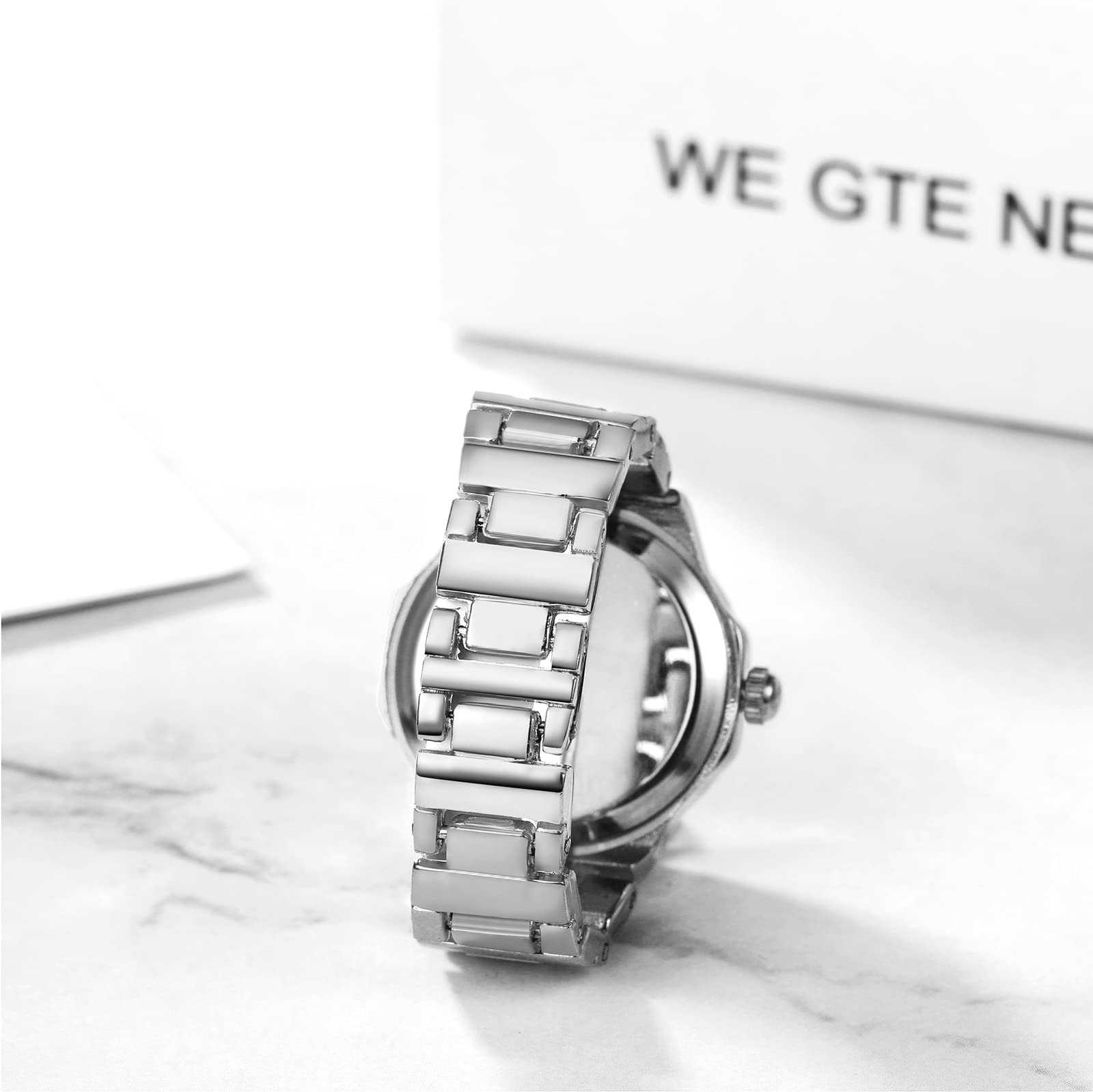 JewelryWe Ringuhr Fingeruhr Damen Uhren - Quadrat Quarz Analoge Verstellbar Metall Ring Uhr Frauen Glitzer Strass Fingerringuhr Uhrenring mit Schwarz Rechteckigem Zifferblatt
