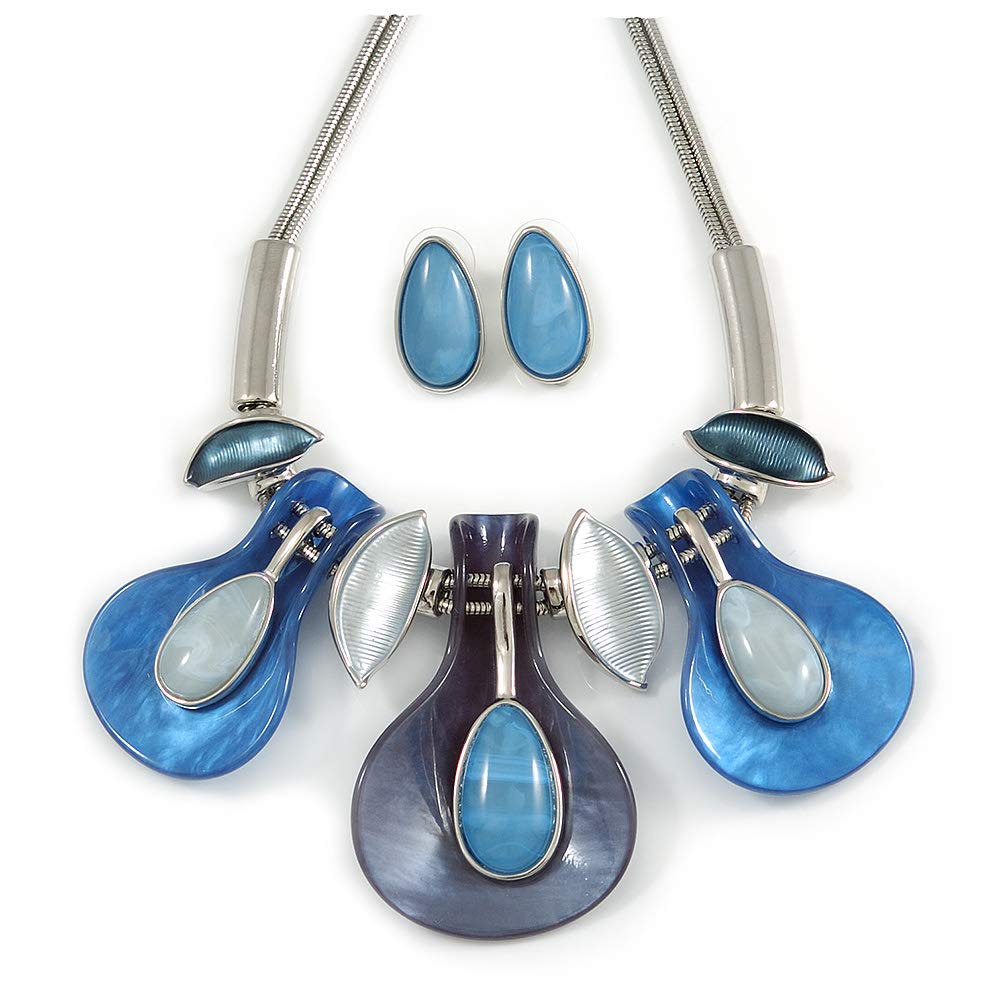 Avalaya Set composto da collana e orecchini a perno in acrilico e metallo, stile contemporaneo, in tonalità argento, lunghezza 37 cm, estensione 9 cm, in confezione regalo