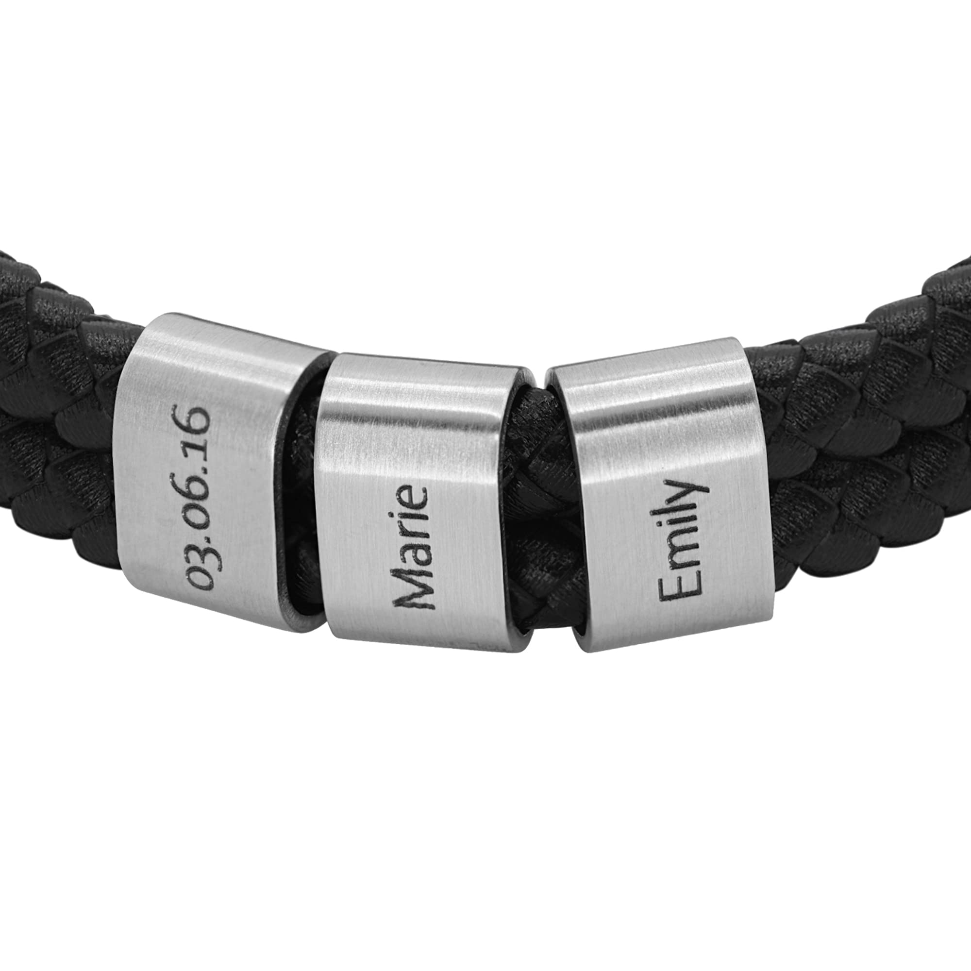 Heideman Herren Lederarmband Elian 2 Gravurplättchen silber | Elian Herren-Lederarmband, geflochtenes Leder, silberne Gravurplättchen, personalisierbar, Magnetverschluss, für Männer