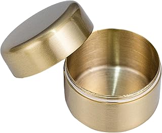 丸い金属製ピルボックス - コンパクトなステンレススチールの薬収納、小型の丸型デイリータブレットボックス、安定した軽量ポケットサイズのスクリューキャップシステム、モバイルE用の正確な仕上がり。