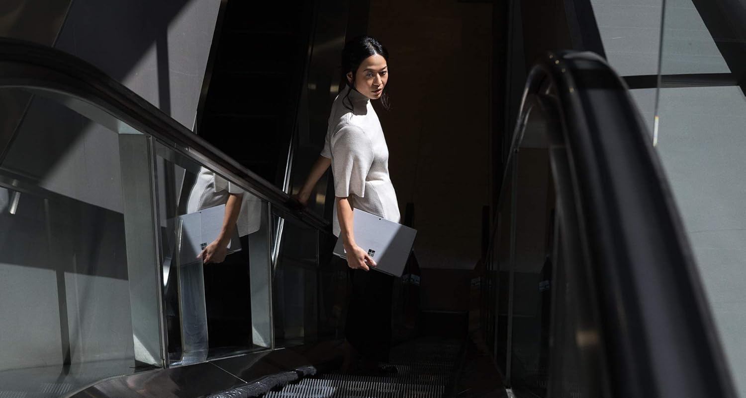 Microsoft Surface Pro 6 (core i5, RAM 8 Go, SSD 128 Go, Windows 10) - Platine - Sans clavier PC seul Core i5 8Go RAM, SSD 128 Go Platine Platine