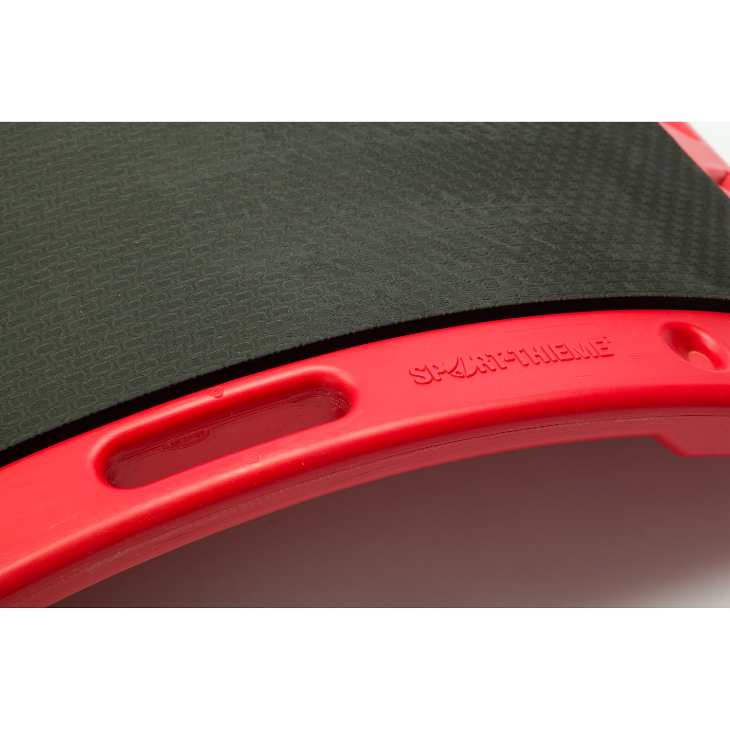 Sport-Thieme Therapie- u. Fitnessbogen | Multifunktionale Fitness-Wippe, Stepper, Balanceboard | Belastbar: 200 kg | Kunststoff, Anti-Rutsch-Matte | 71x49,5x14,5 cm | 3 kg | Rot-Schwarz
