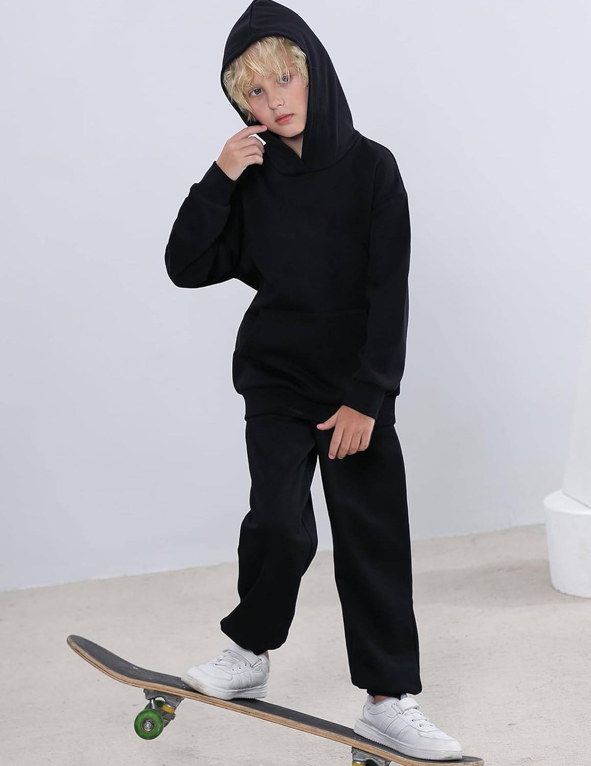 Arshiner Unisex Kids Soft Pullover Hooded Sweatshirt with Pocket Basic Hoodies Sportswear Age 4-13 Years - Image 3