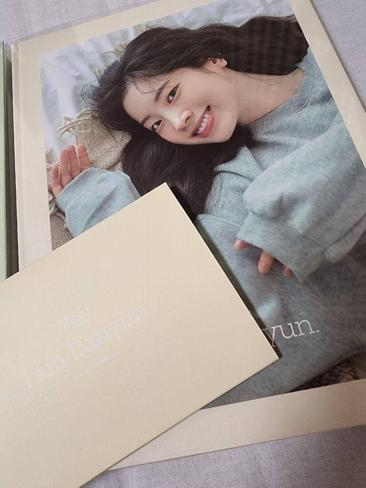 TWICE ダヒョン フォトブック　写真集 トゥブトカ　廃盤品　둡또카 TWICE ダヒョン フォトブック 写真集 トゥブトカ 廃盤品 둡또카