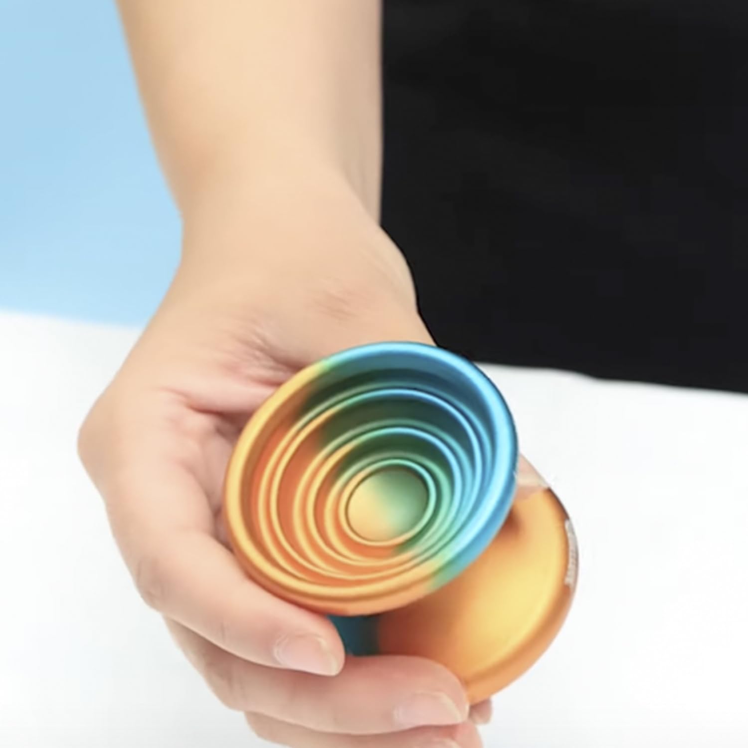 YoyoFactory Bullseye Yo-Yo - Orange/Turquoise (DNA Trucs, Yoyo en métal, Ficelle, Roulement à Billes et Instructions Incluses)