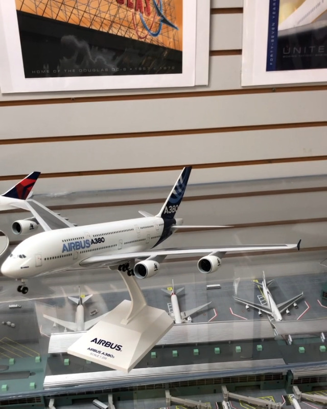 SKYMARKS AIRFRANCE 航空機モデル 1/200　A380 Amazon.com: Skymarks Airbus A380-800 H/C with Gear, 1/200