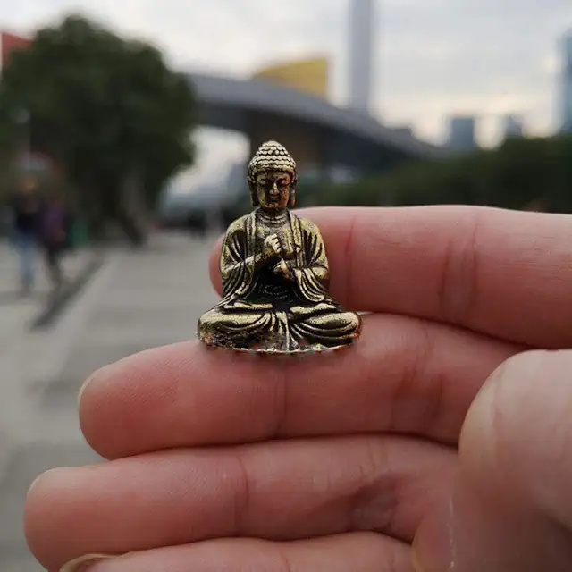 Mini Buddha Statue - Tragbare Messing Figur für Home & Office Dekoration