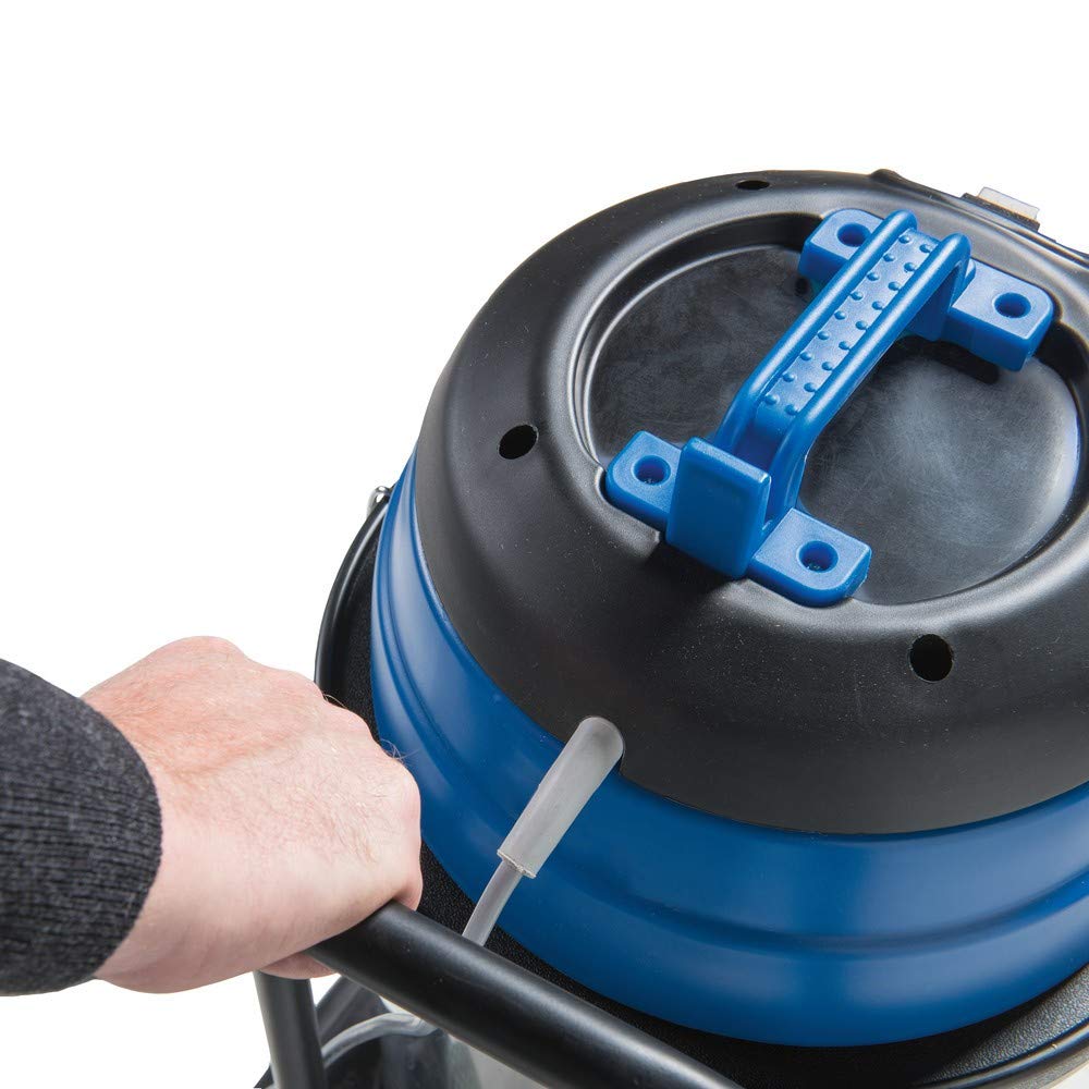 HEMMDAL Industriestaubsauger | 3.000 W | 80 Liter Fassungsvermögen | Nass-Trocken-Sauger mit 3 einzeln zuschaltbaren Saugmotoren | Kippfahrgestell | Zubehör für unterschiedliche Einsatzbereiche