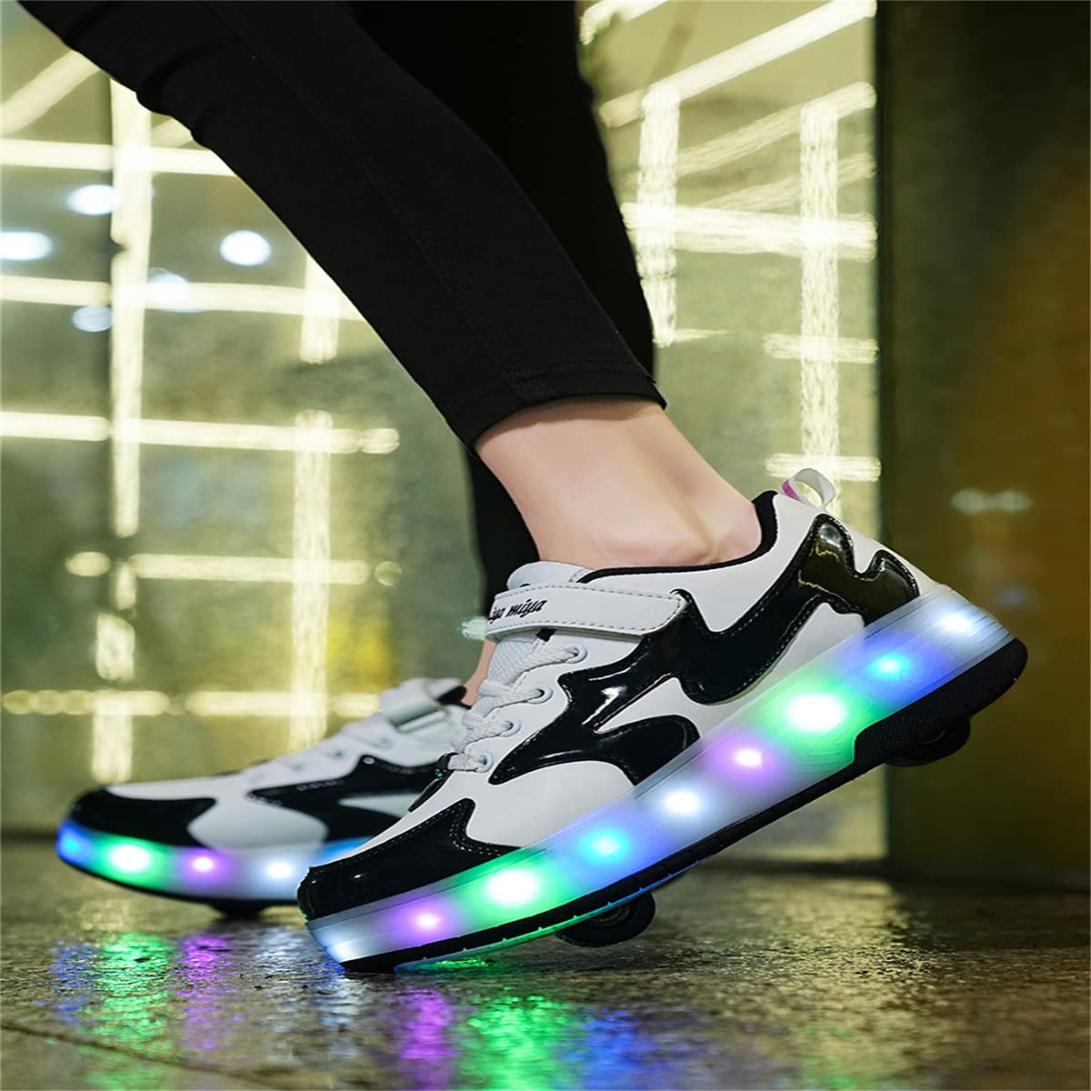 Kinder LED Licht Skateboardschuhe mit Rollen Drucktaste Einstellbare Inline Skates Outdoor Sport Fitnessschuhe