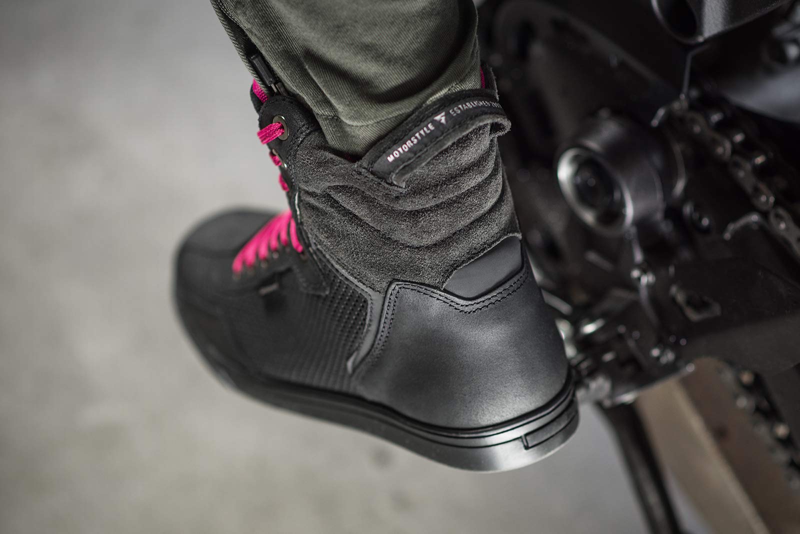 SHIMA Rebel WP, Impermeabili Scarpe Moto Donna| Traspiranti, Rinforzate Stivali Moto in Pelle, Supporto alla Caviglia, Suola Antiscivolo, Impugnatura del Cambio